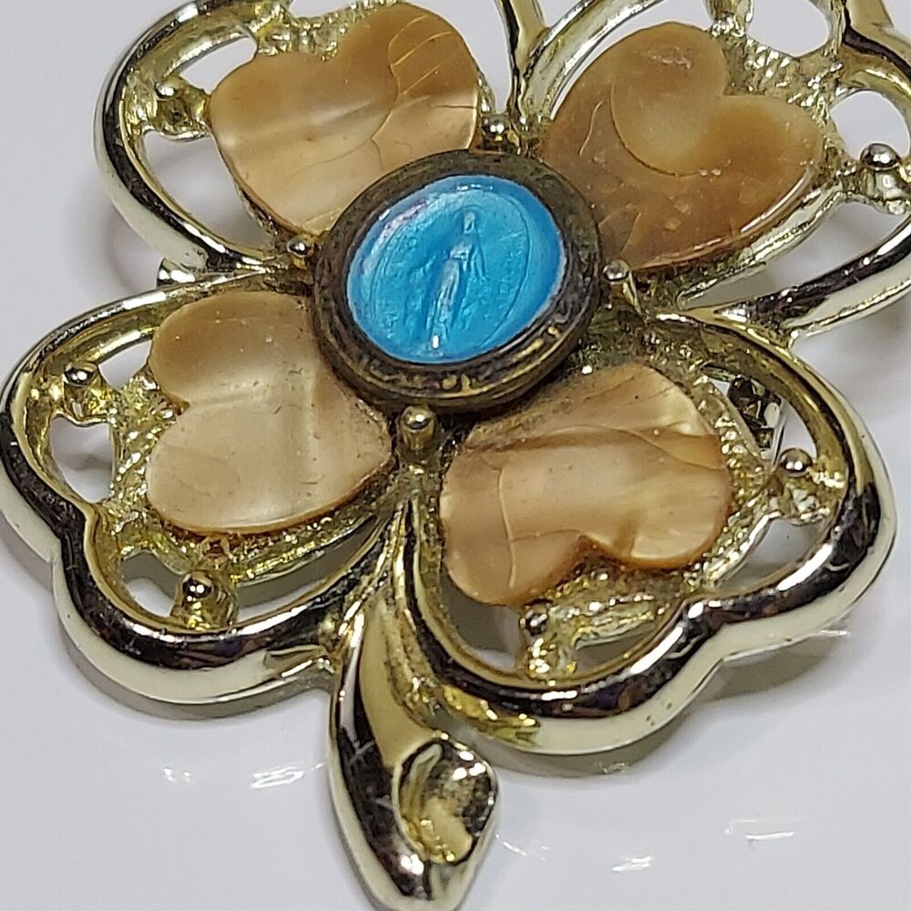 Flower Pin brooch blue center tan hearts on goldtone 1 3/4 in MOP - Picture 2 of 4